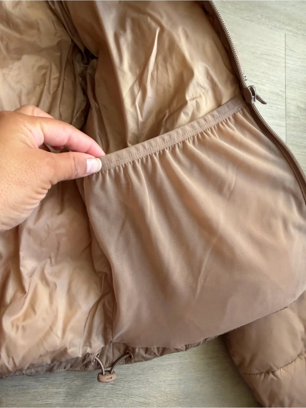 Alo Yoga Gold Rush puffer Tan SZ M